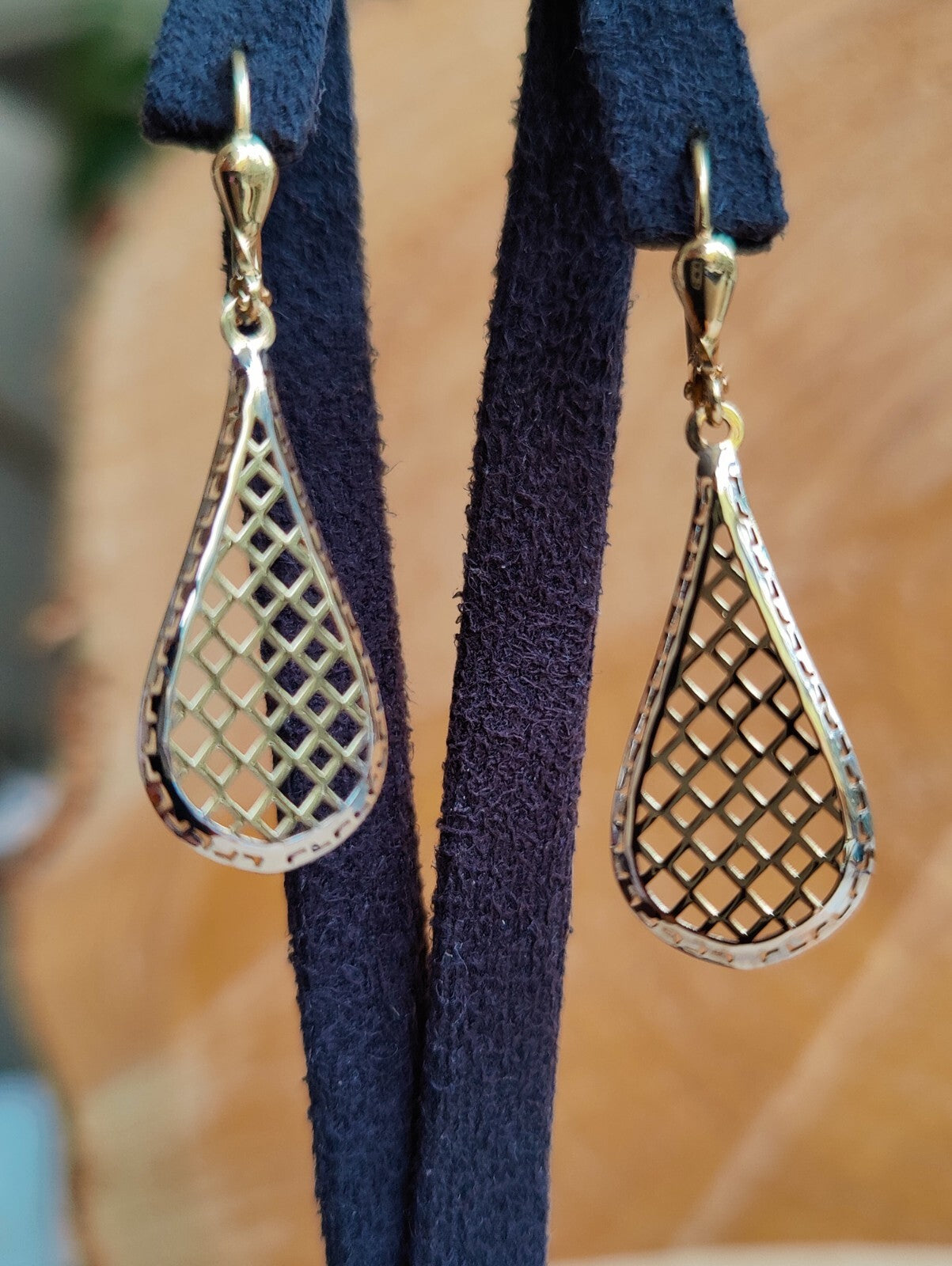 9ct Yellow Gold Drop Dangly Earrings Leverback Hallmarked Decorative Pattern 