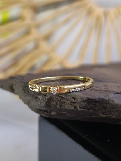 Solid 9ct Yellow Gold Wedding Band Cute 2mm 14 Diamonds Size P+ Ring Hallmarked 