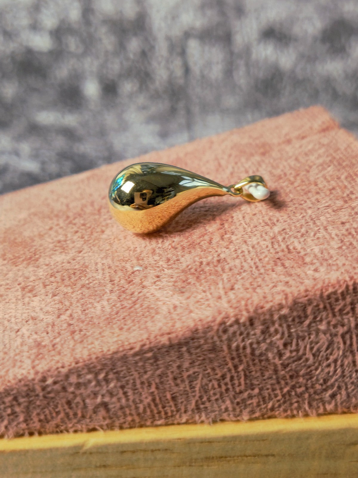 New 9k Yellow Gold Pendant Bottega Fashion Popped Teardrop with Loop Pear Shape
