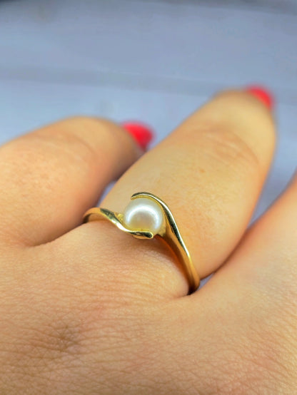 9ct Yellow Gold 6mm Natural Cultured Pearl Ring Twisted Design Setting size N+