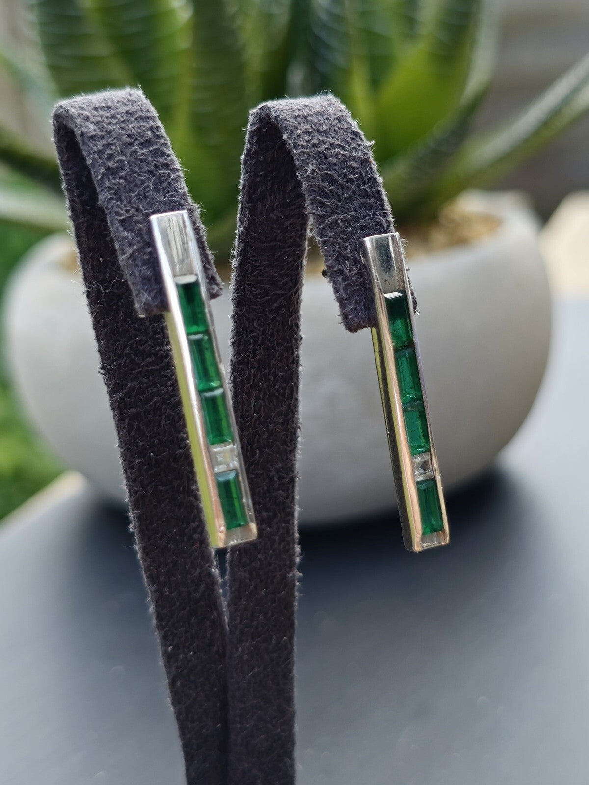 Solid 18K (750) White Gold Stud/Drop Earrings Long Green Stones 5.5grams
