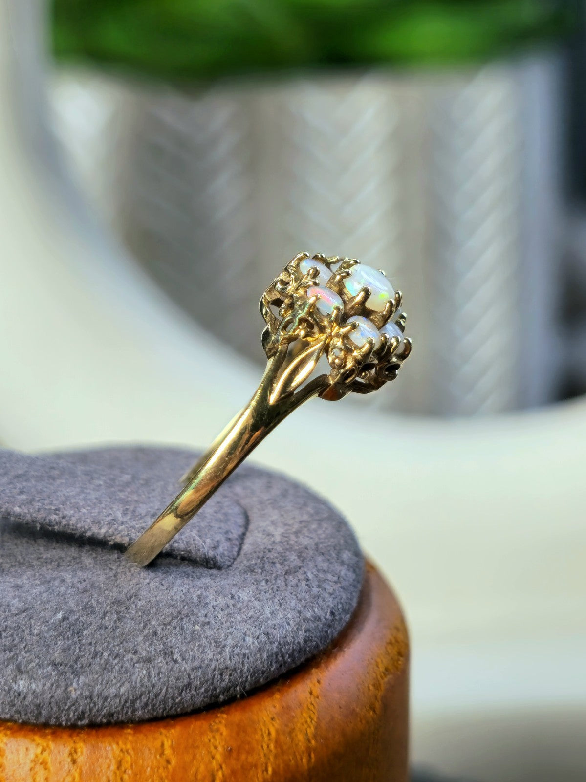 Lovely 9ct Yellow Gold Flower Opal Ring Cluster Prong Set Size N Hallmarked