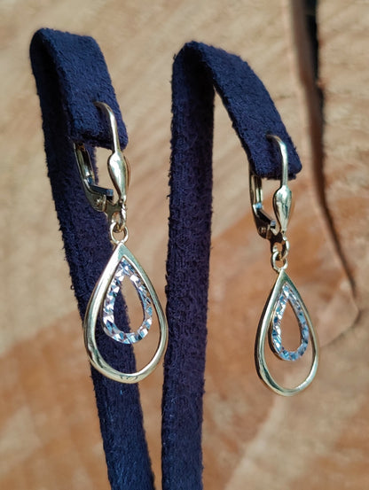 9ct Yellow Gold Solid Drop Dangly Earrings Leverback Hallmarked Diamond Cut