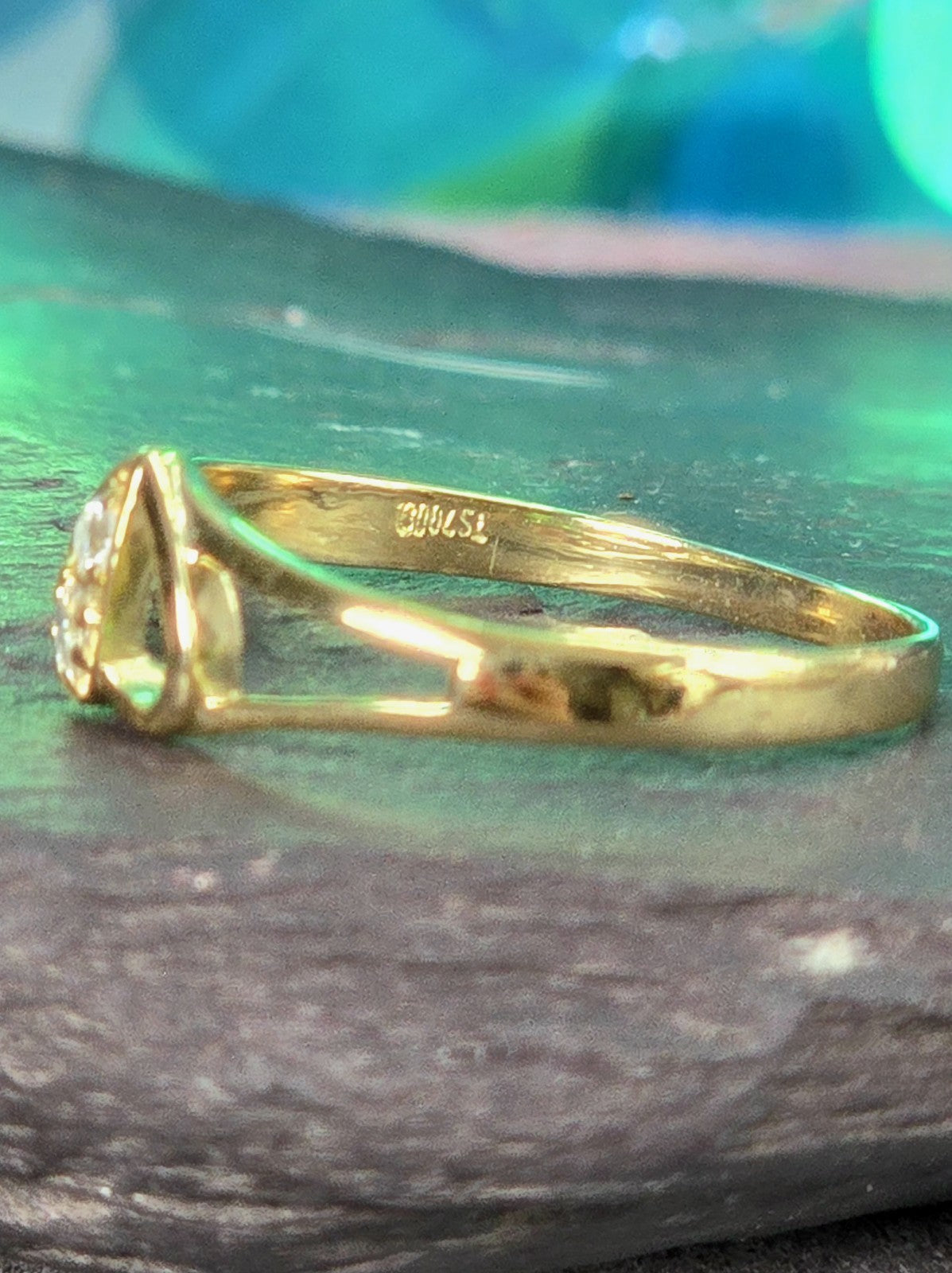 9ct Yellow Gold Heart shape Ring With Diamonds Size N Hallmarked See Through