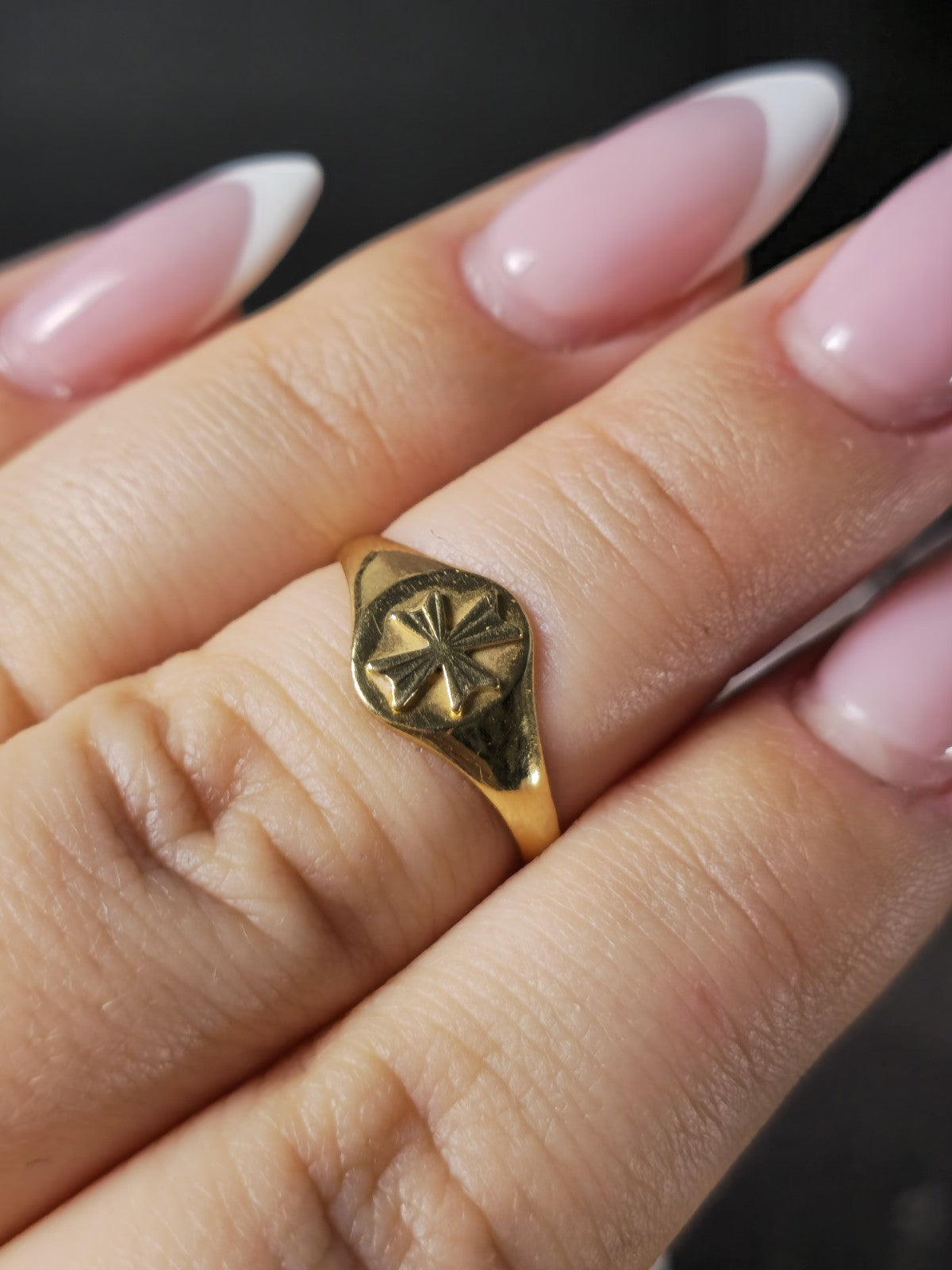 Solid 18ct Yellow Gold Signet Ring size: L Oval Shape Cross Pinky Finger Ring