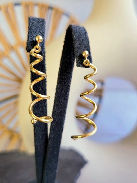 Lovely 9ct Yellow Gold Twist Earrings Dangling Coil Spring Stud Butterfly 40mm