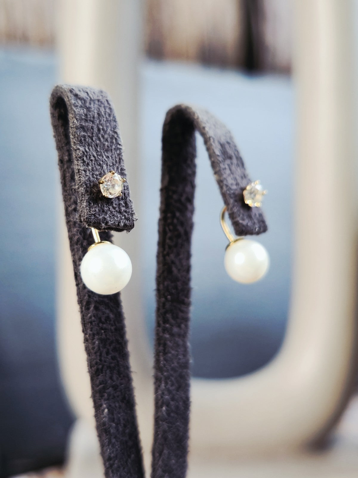 8ct (333) Yellow Gold Pearl Earrings with Cubic Zirconia and Push Clasp Elegant