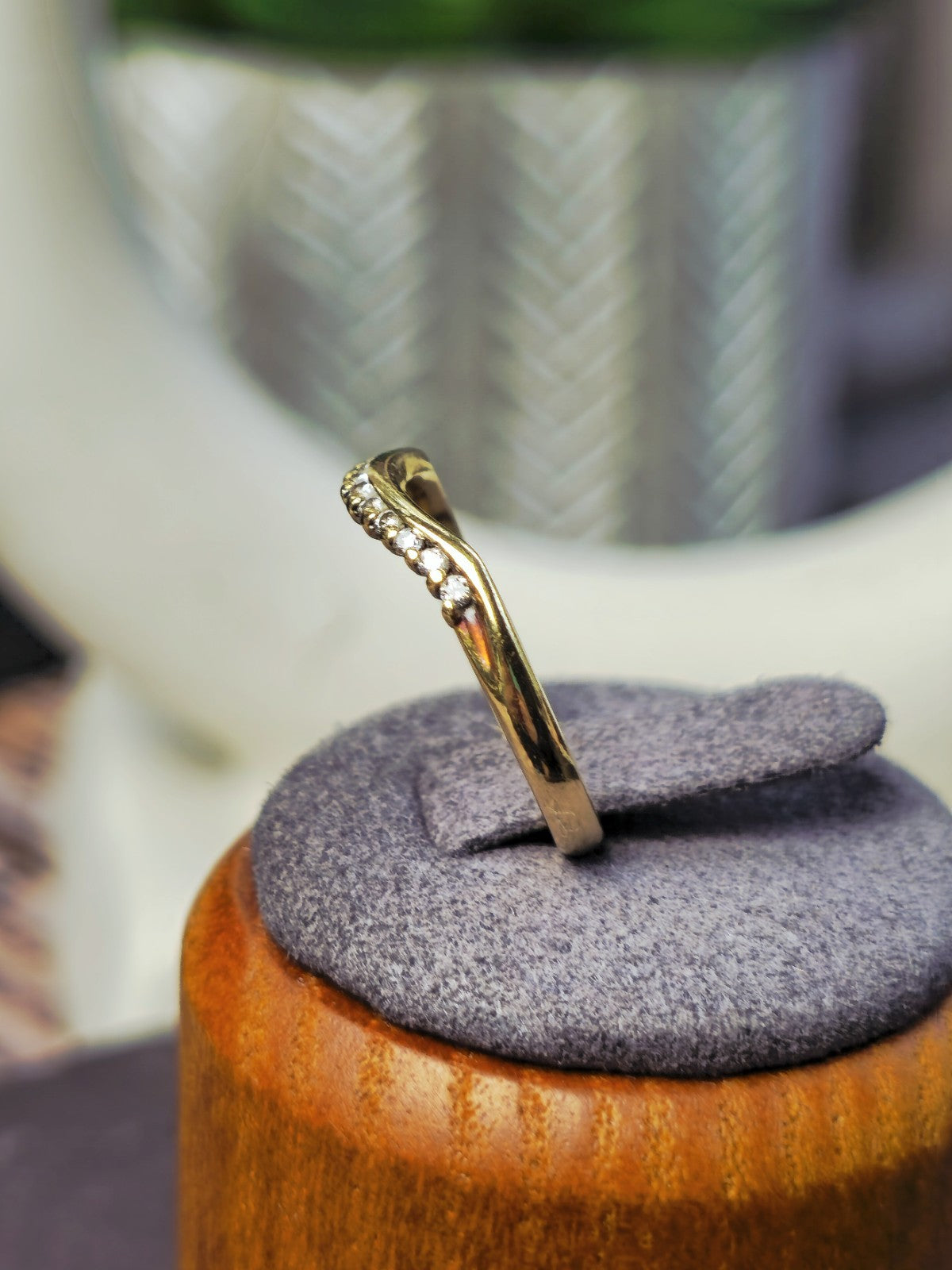 Solid 18ct Yellow Gold Wedding Band Half Eternity Ring size 'L' DIA: 0.18ct