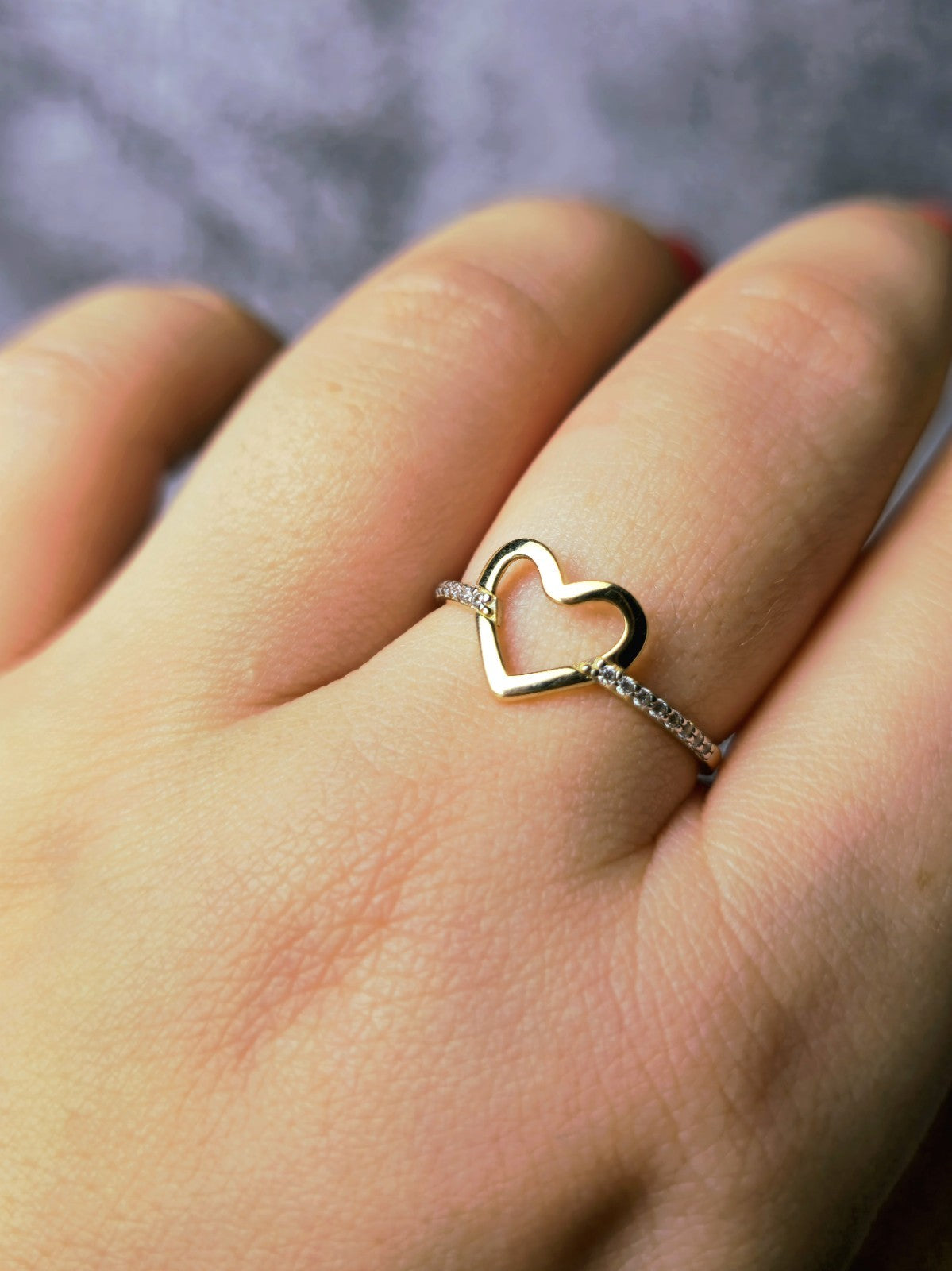 New 9ct Yellow Gold Open Heart Shape Ring with C/Z Half Eternity SIZE: P
