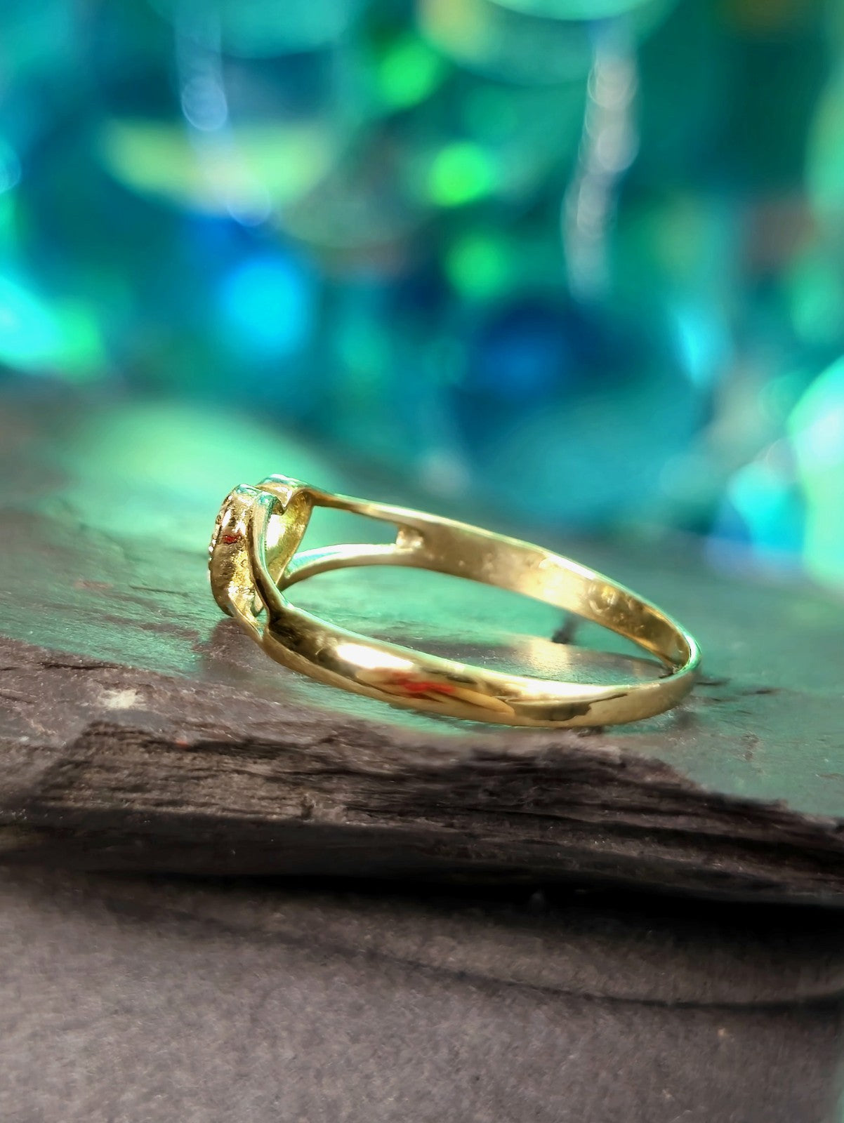 9ct Yellow Gold Heart shape Ring With Diamonds Size N Hallmarked See Through