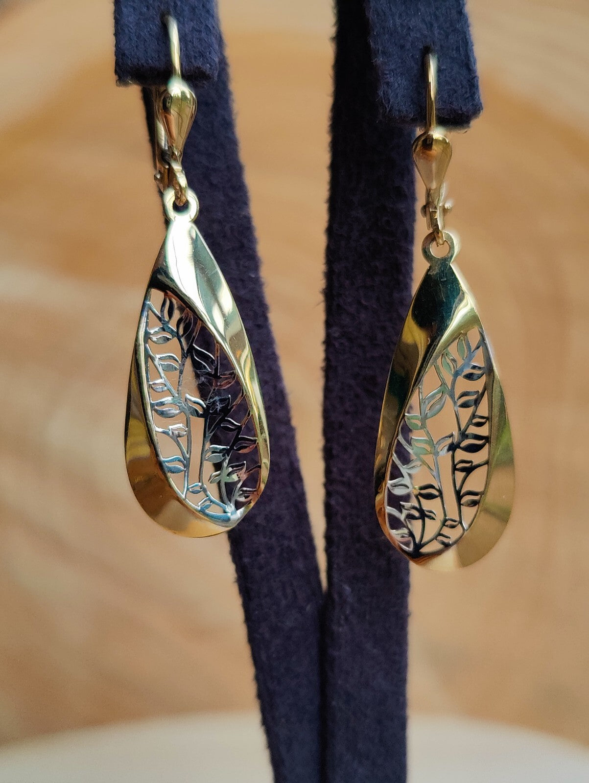 Solid Drop Dangly Earrings 9ct Yellow Gold Leverback Hallmarked Tree Pattern