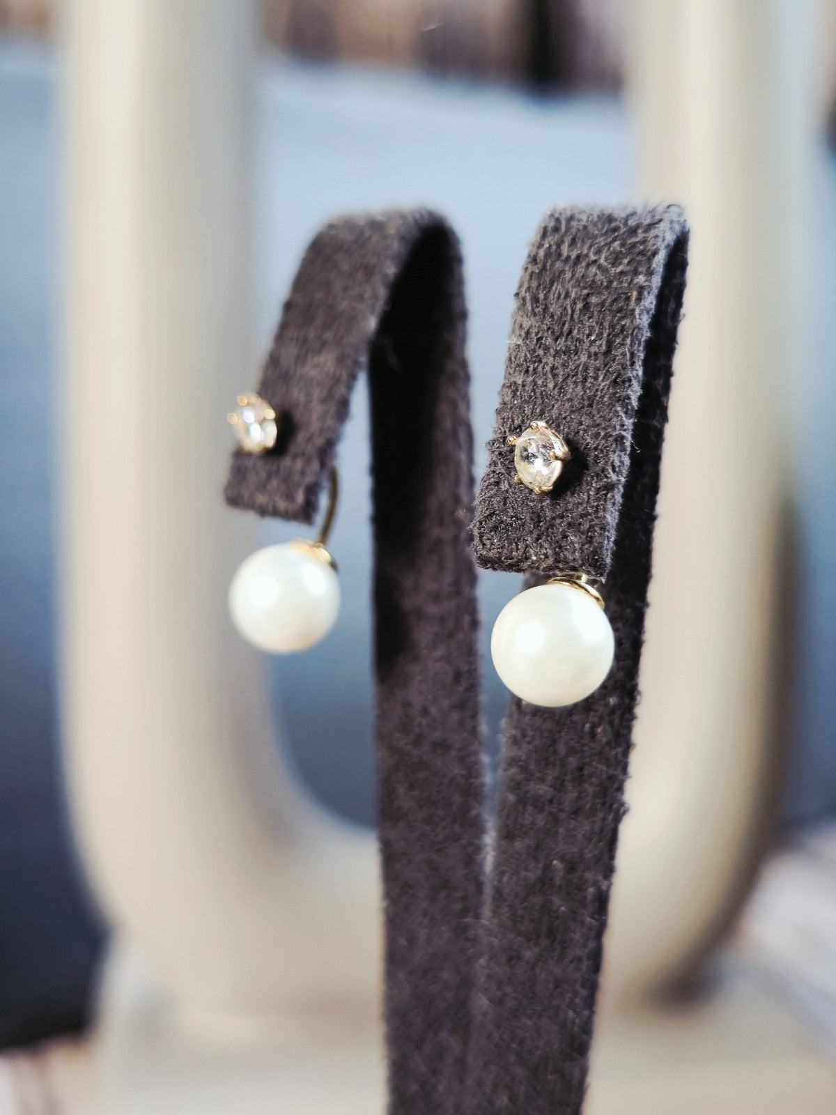 8ct (333) Yellow Gold Pearl Earrings with Cubic Zirconia and Push Clasp Elegant