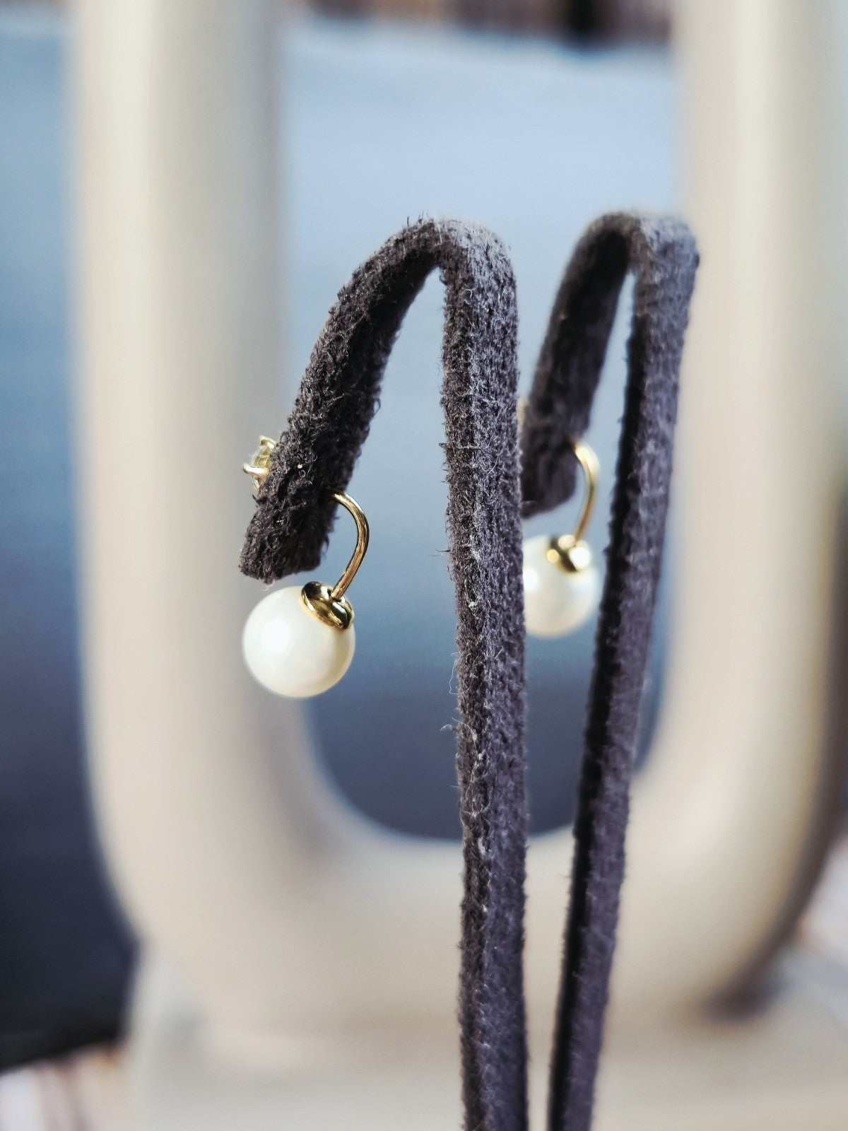 8ct (333) Yellow Gold Pearl Earrings with Cubic Zirconia and Push Clasp Elegant