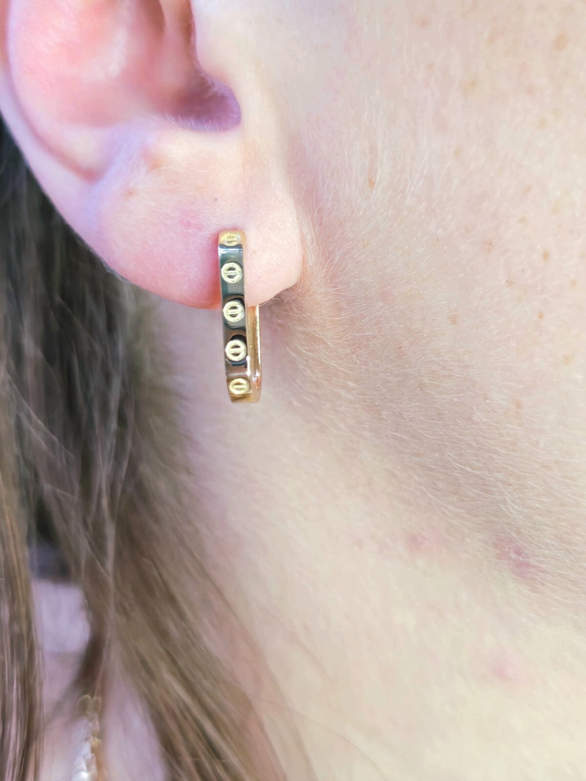 New 9ct Solid Yellow Gold Hoop Earrings Rectangular Hoops 20mm Small Screws