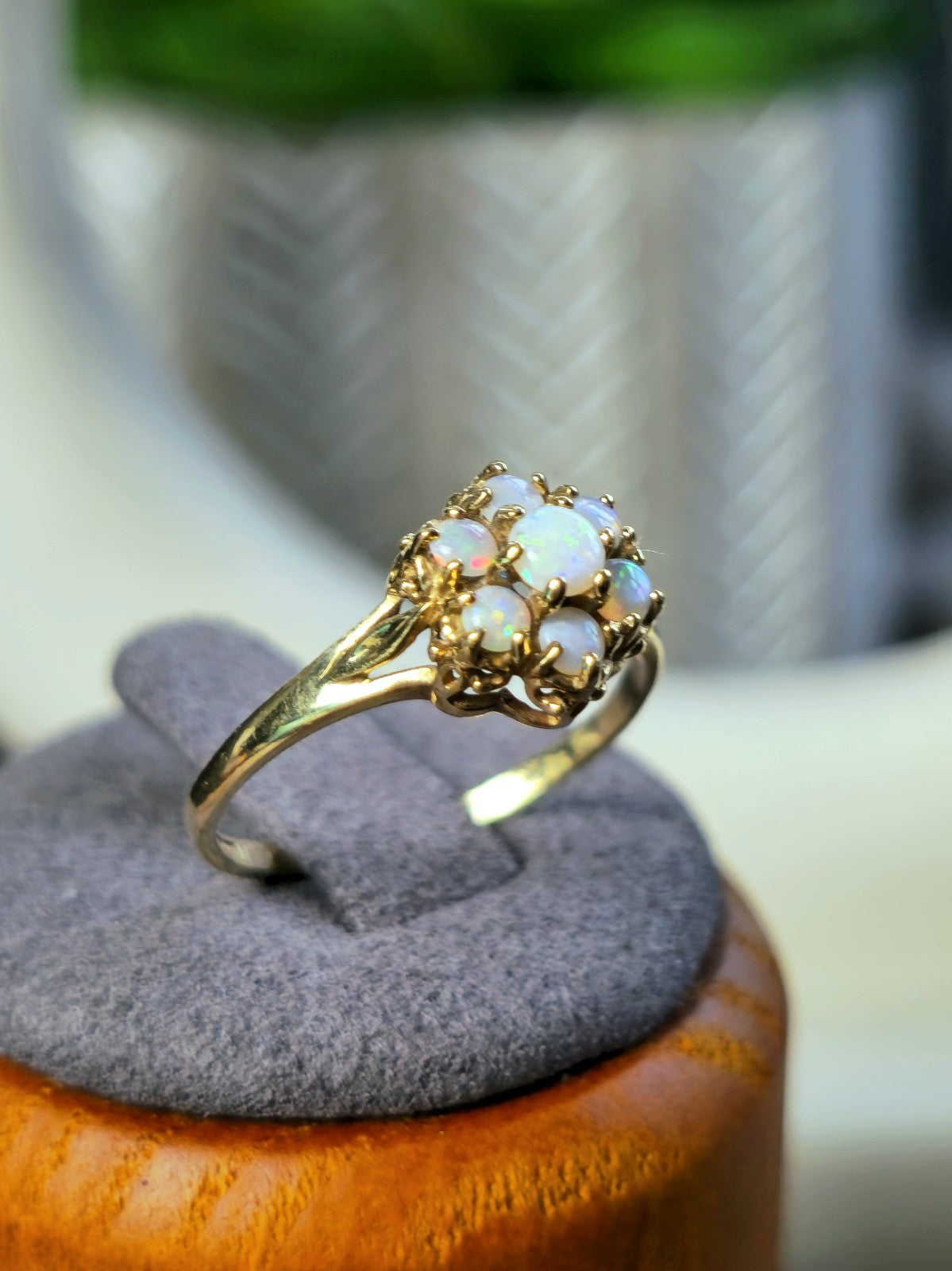 Lovely 9ct Yellow Gold Flower Opal Ring Cluster Prong Set Size N Hallmarked
