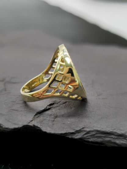 New Solid 9ct Yellow Gold Signet Half Sovereign Coin Ring size K Hallmakerd 19mm