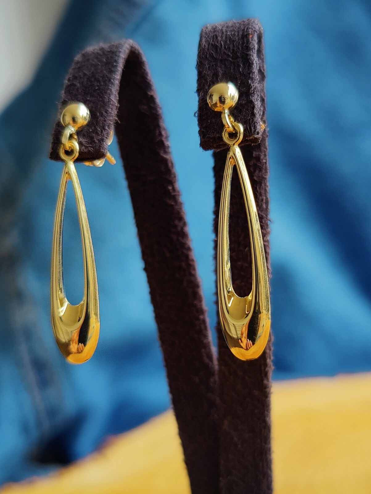 New 9ct Yellow Gold Drop Dangly Earrings Leverback Hallmarked Classic Stud