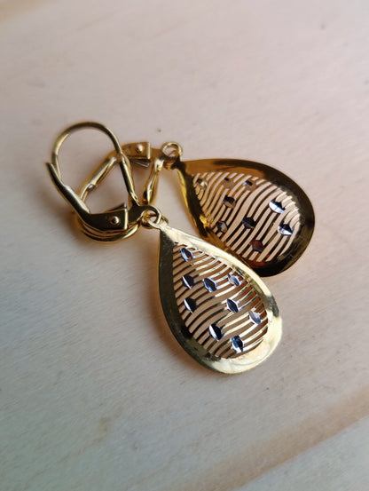 9ct Yellow Gold Drop Dangling Earrings Leverback Hallmarked Pear Shape Lovely 