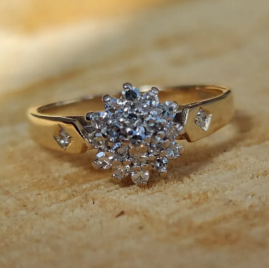 Solid 9ct Yellow Gold Ladies Diamond Cluster Ring Size M+ 375 Hallmarked 