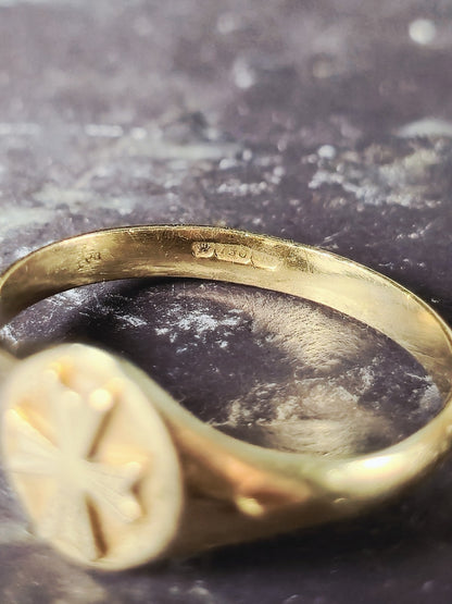 Solid 18ct Yellow Gold Signet Ring size: L Oval Shape Cross Pinky Finger Ring