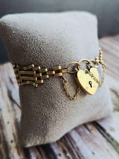 Vintage 9ct Yellow Gold Gate Bracelet With Heart Locket Great Condition 16.5cm