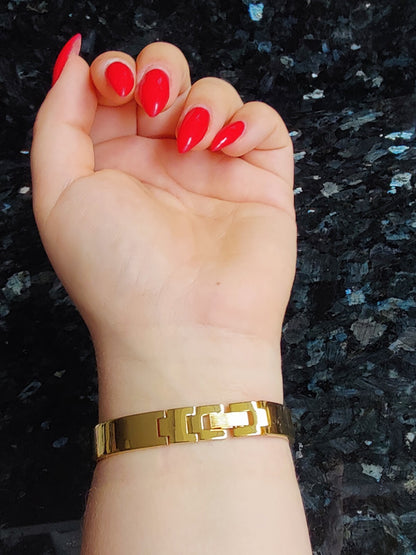 Unique Gold Plated Ladies Watch, Bangle Bracelet, Black Dial, Working, Elegant 