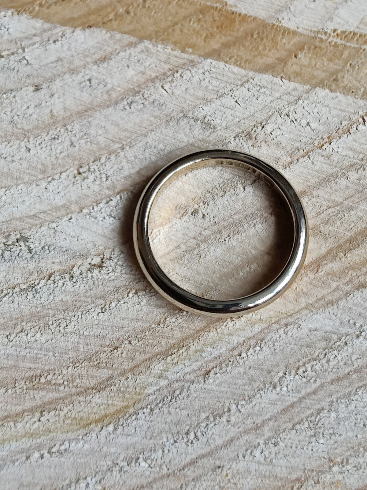 Solid 9ct yellow gold wedding band size M, with lovely engraving and diamond. 