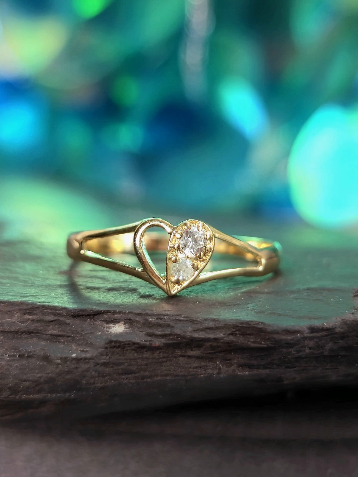 9ct Yellow Gold Heart shape Ring With Diamonds Size N Hallmarked See Through