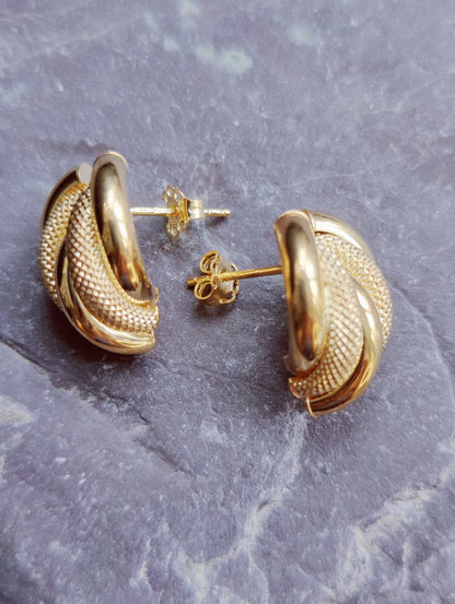 NEW 9ct Yellow Gold Stud Earrings 2 Grams Hallmarked Butterfly Lovely