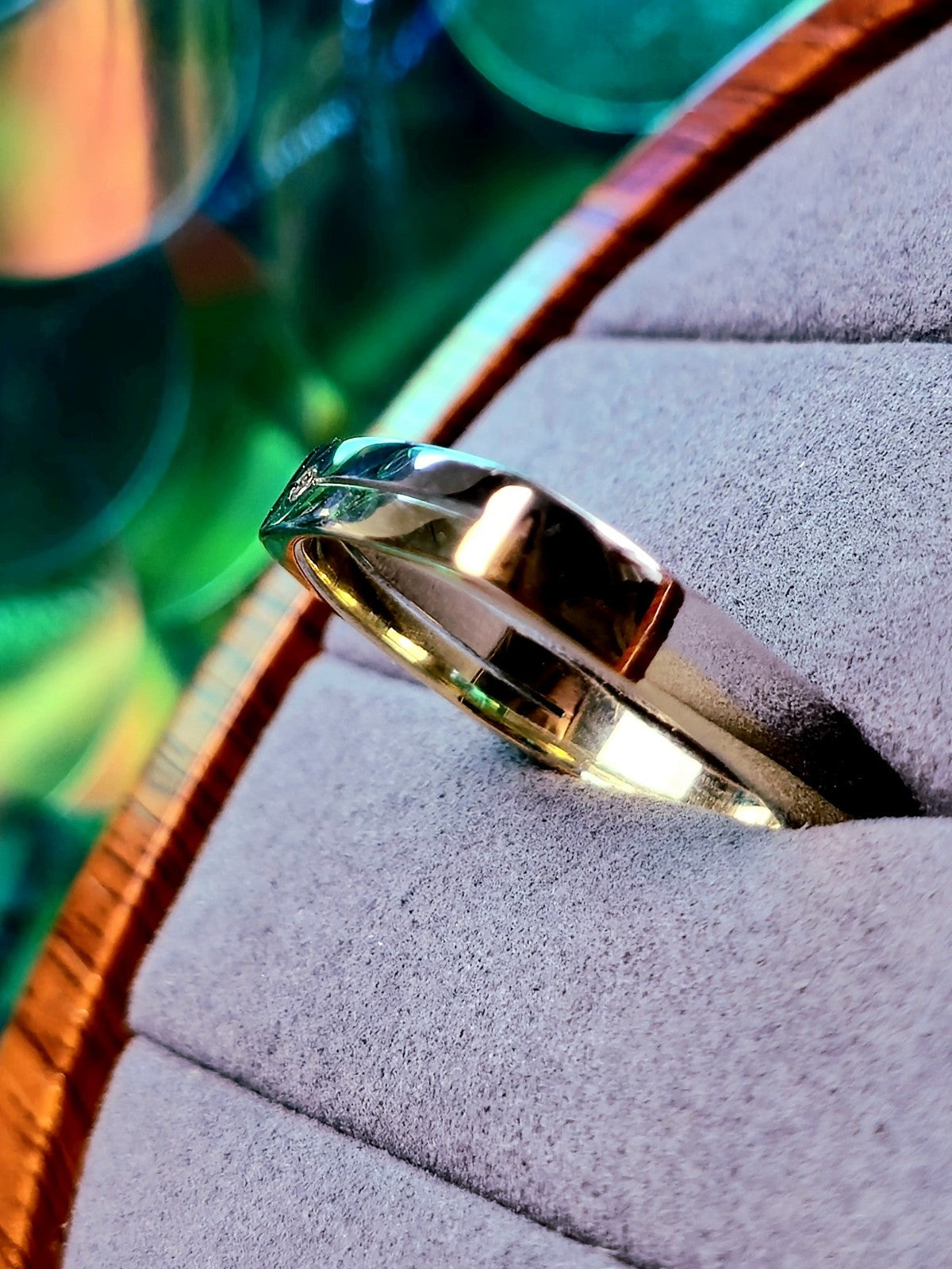 Solid 14ct Yellow/White Gold Square Wedding Band Ring with Diamond size: V Flat