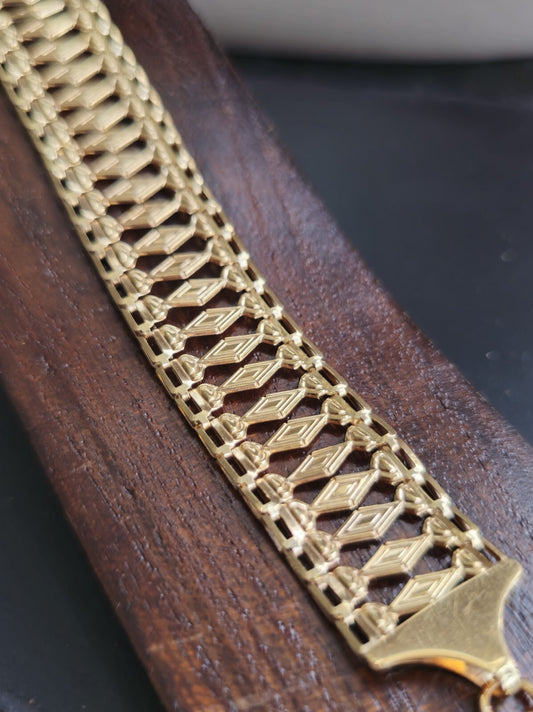 Lovely 9ct solid yellow gold bracelet wide cuff 18mm decorativ vintage 19cm long