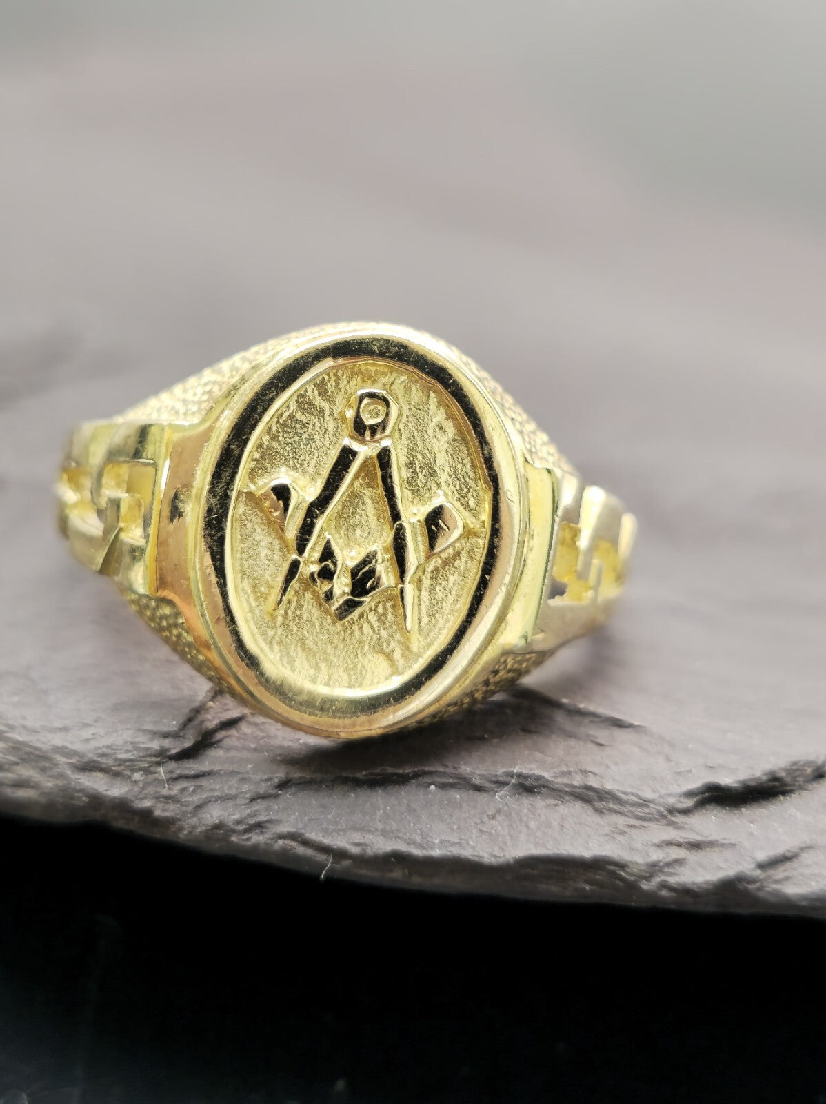 New Solid 9ct Yellow Gold Masonic Ring Masonic Signet size U Oval Shape 15mm