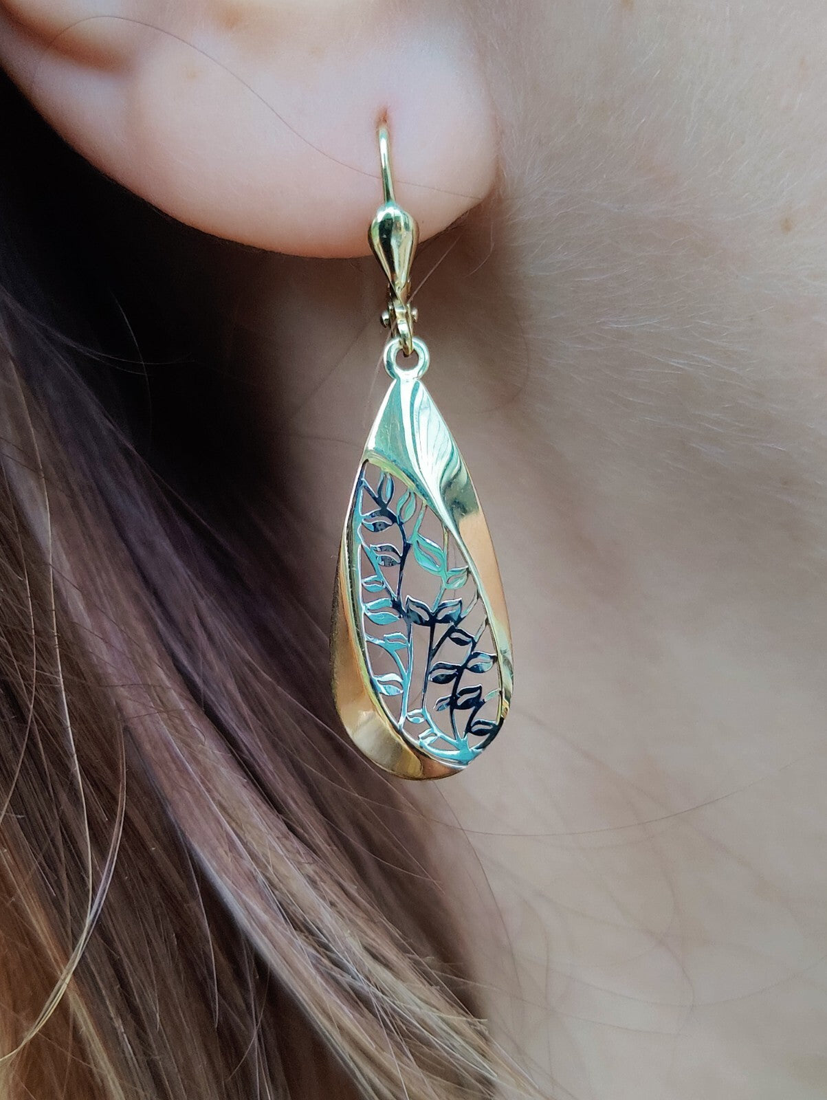 Solid Drop Dangly Earrings 9ct Yellow Gold Leverback Hallmarked Tree Pattern