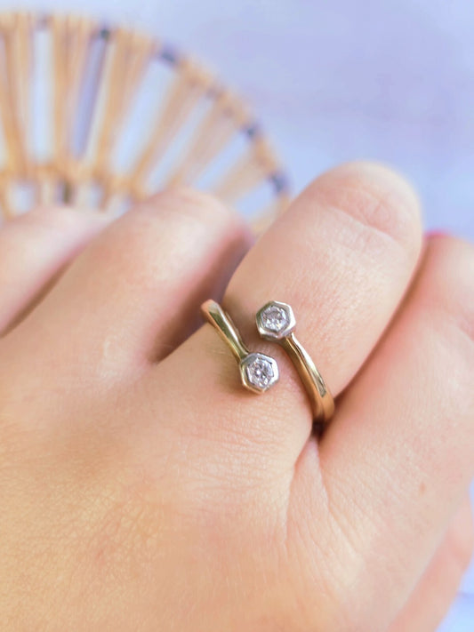 Lovely 9ct Yellow Gold Split Ends Ring With 2 Diamonds Size P Thick Shank Wrap