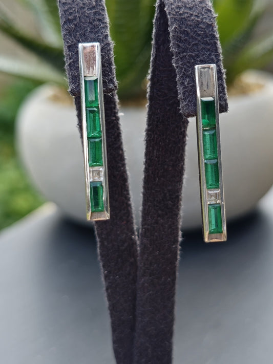 Solid 18K (750) White Gold Stud/Drop Earrings Long Green Stones 5.5grams