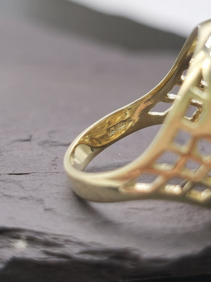 New Solid 9ct Yellow Gold Signet Half Sovereign Coin Ring size K Hallmakerd 19mm