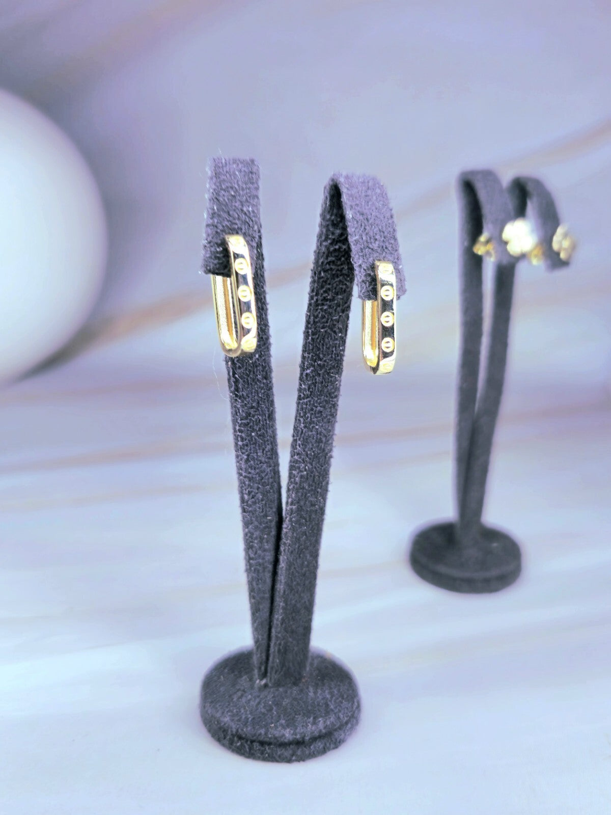 New 9ct Solid Yellow Gold Hoop Earrings Rectangular Hoops 20mm Small Screws