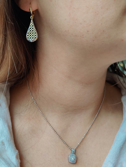 9ct Yellow Gold Drop Dangly Earrings Leverback Hallmarked Decorative Pattern 