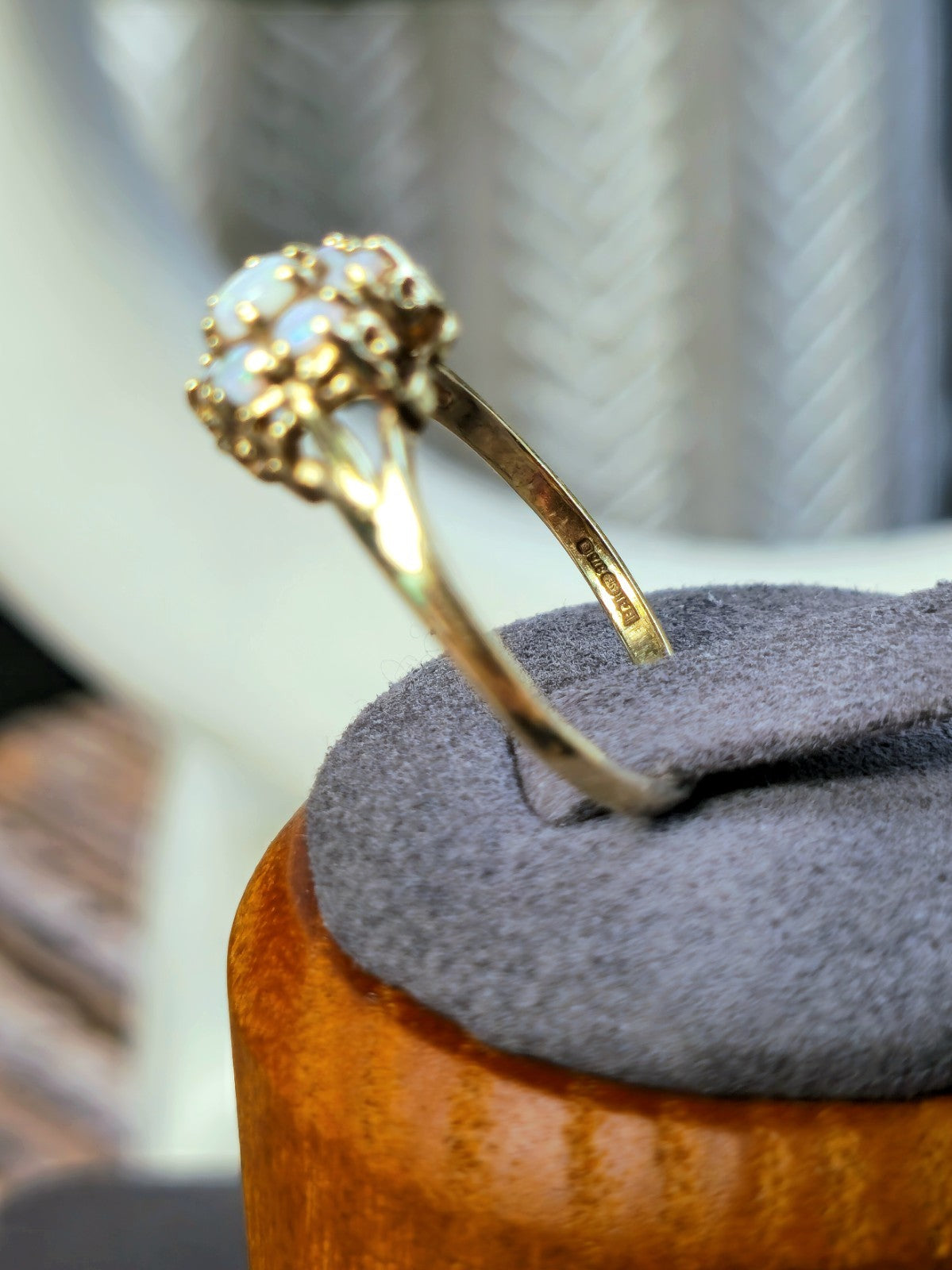 Lovely 9ct Yellow Gold Flower Opal Ring Cluster Prong Set Size N Hallmarked