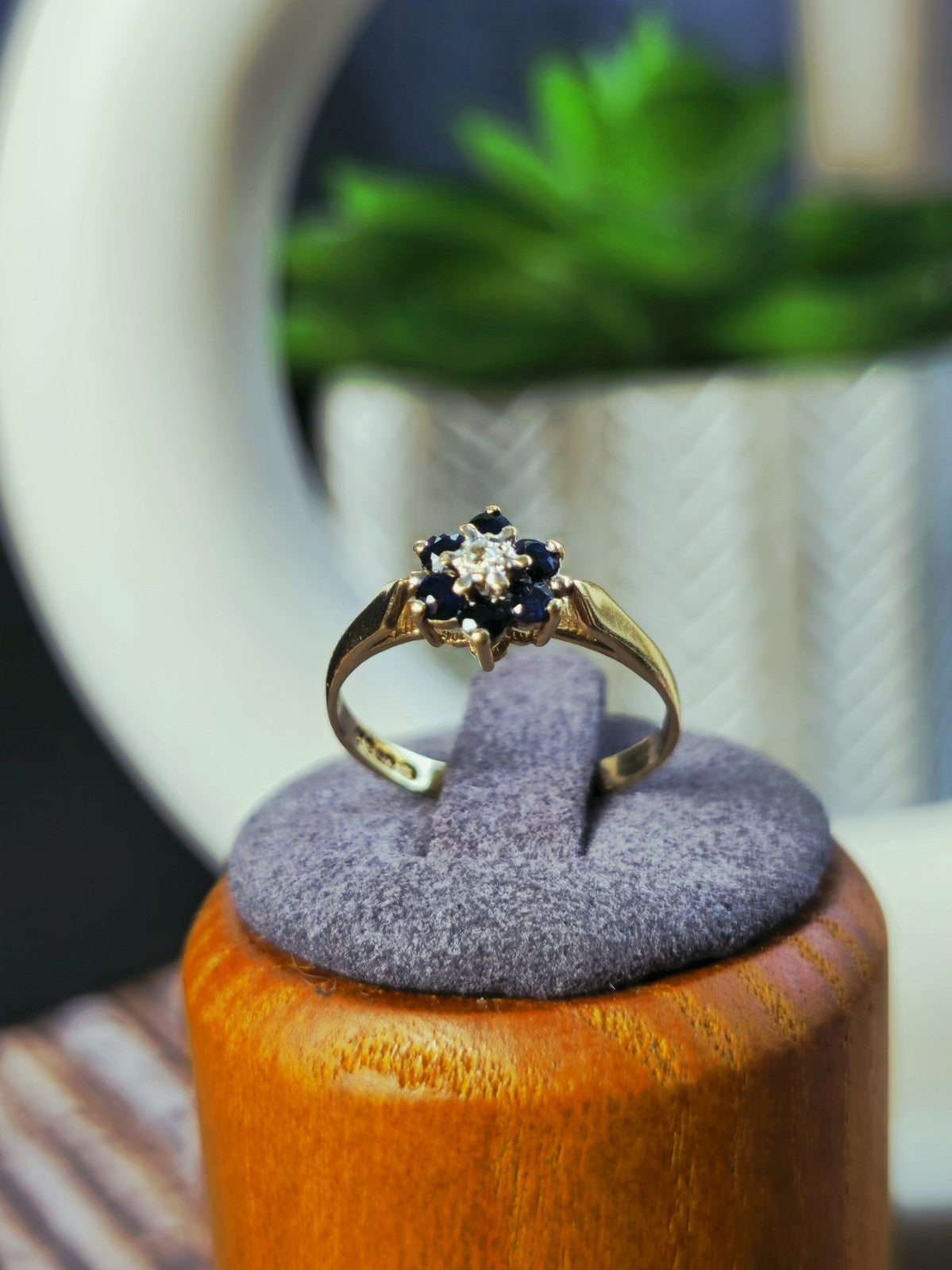 Stunning Cute 9ct Yellow Gold Sapphire/Diamond Flower Ring  size L+ Hallmarked