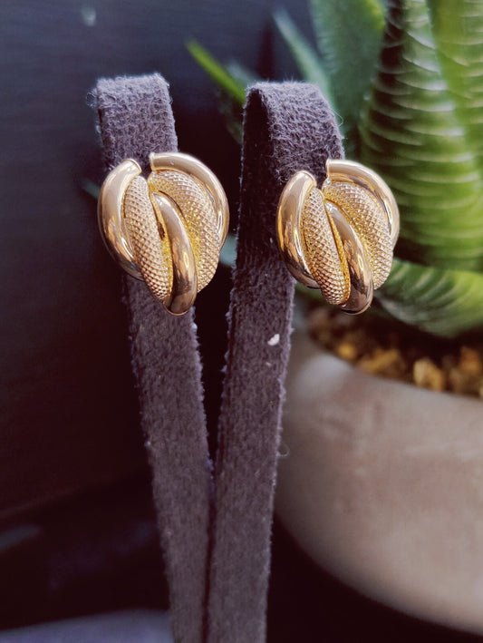 NEW 9ct Yellow Gold Stud Earrings 2 Grams Hallmarked Butterfly Lovely